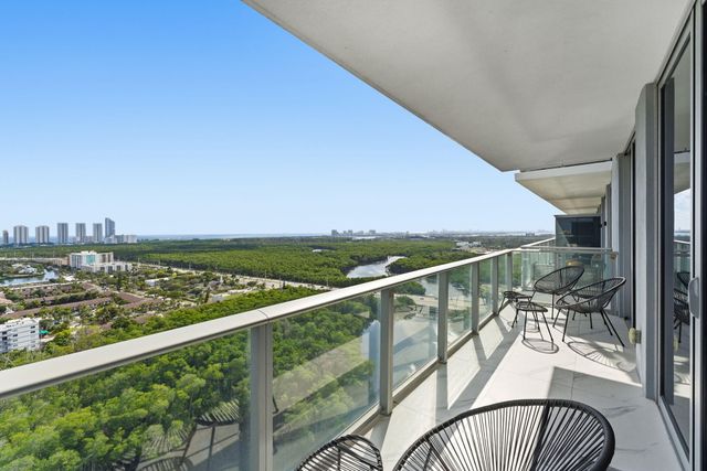 16385 Biscayne Boulevard 2516, North Miami Beach, FL 33160