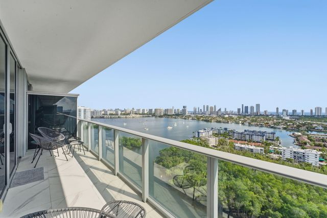 16385 Biscayne Boulevard 2516, North Miami Beach, FL 33160