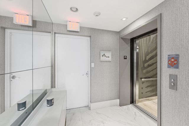 16385 Biscayne Boulevard 2516, North Miami Beach, FL 33160