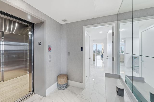 16385 Biscayne Boulevard 2516, North Miami Beach, FL 33160