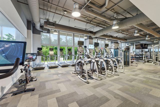 16385 Biscayne Boulevard 2516, North Miami Beach, FL 33160