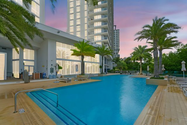 16385 Biscayne Boulevard 2516, North Miami Beach, FL 33160