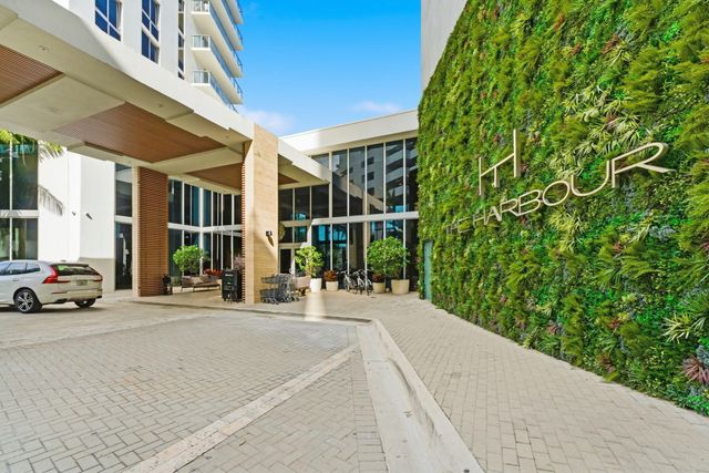 16385 Biscayne Boulevard 2516, North Miami Beach, FL 33160