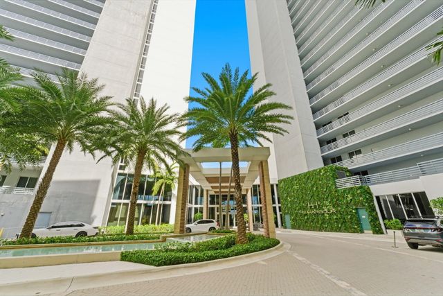 16385 Biscayne Boulevard 2516, North Miami Beach, FL 33160