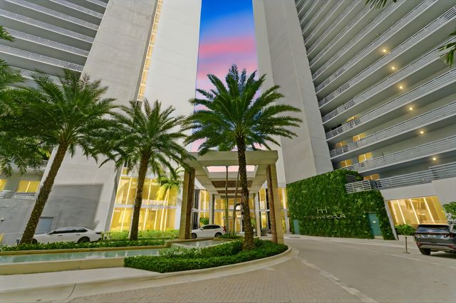 16385 Biscayne Boulevard 2516, North Miami Beach, FL 33160