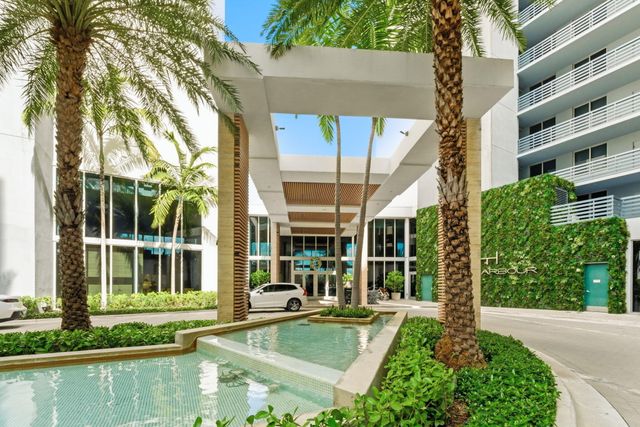 16385 Biscayne Boulevard 2516, North Miami Beach, FL 33160
