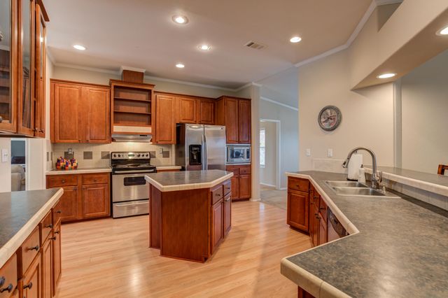 17006 County Rd 1350, Wolfforth, TX 79382