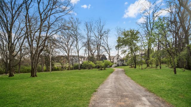 5665 Valley View Rd, Brentwood, TN 37027