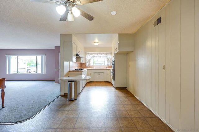 8105 Brock Ct, Lemon Grove, CA 91945
