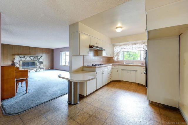 8105 Brock Ct, Lemon Grove, CA 91945