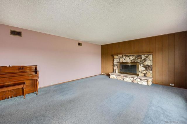 8105 Brock Ct, Lemon Grove, CA 91945