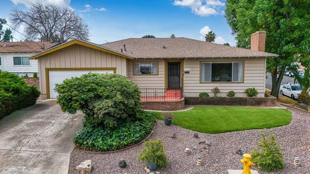 8105 Brock Ct, Lemon Grove, CA 91945