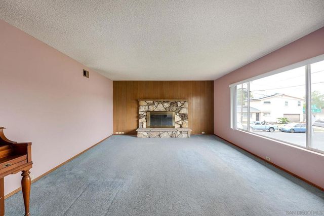 8105 Brock Ct, Lemon Grove, CA 91945