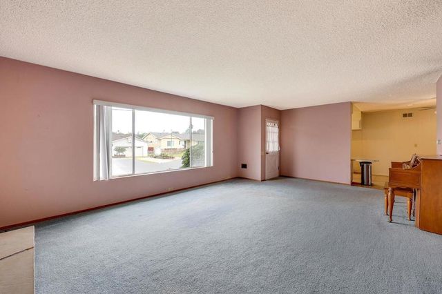 8105 Brock Ct, Lemon Grove, CA 91945