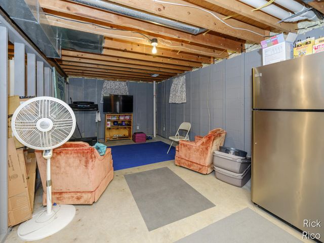 8290 E W Avenue, Vicksburg, MI 49097