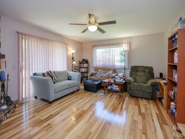 8290 E W Avenue, Vicksburg, MI 49097