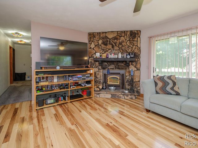 8290 E W Avenue, Vicksburg, MI 49097