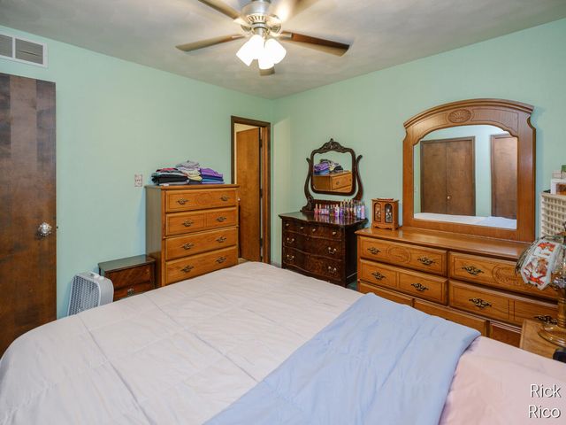 8290 E W Avenue, Vicksburg, MI 49097