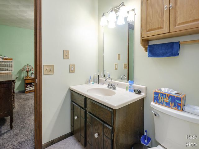 8290 E W Avenue, Vicksburg, MI 49097