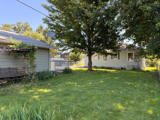 811 1st Street, Colona, IL 61241
