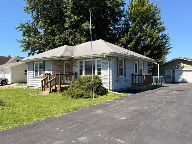 811 1st Street, Colona, IL 61241