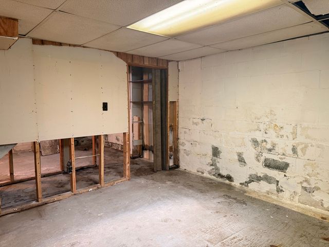 811 1st Street, Colona, IL 61241