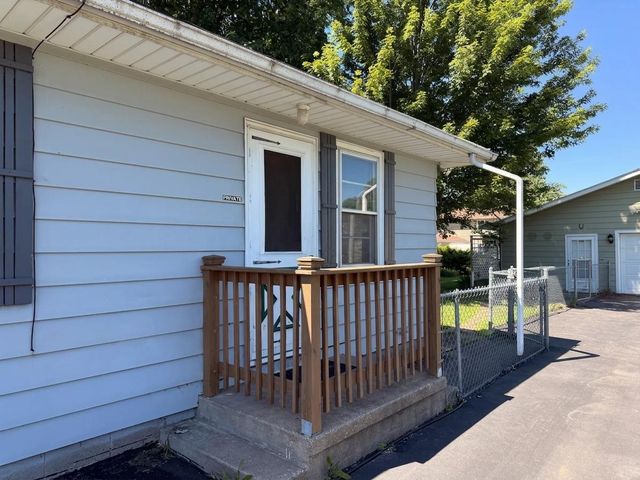 811 1st Street, Colona, IL 61241