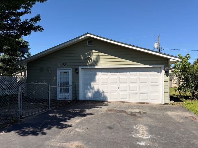 811 1st Street, Colona, IL 61241