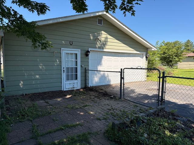 811 1st Street, Colona, IL 61241
