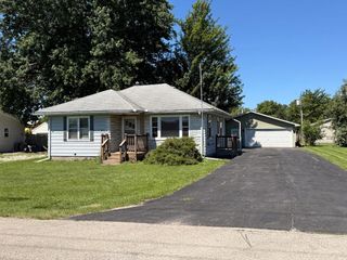 811 1st Street, Colona, IL 61241