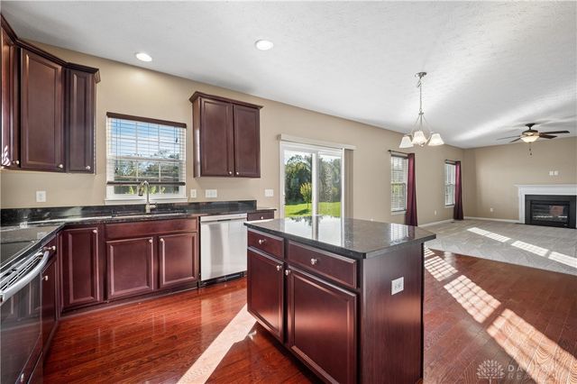 9756 Crooked Creek Drive, Centerville, OH 45458
