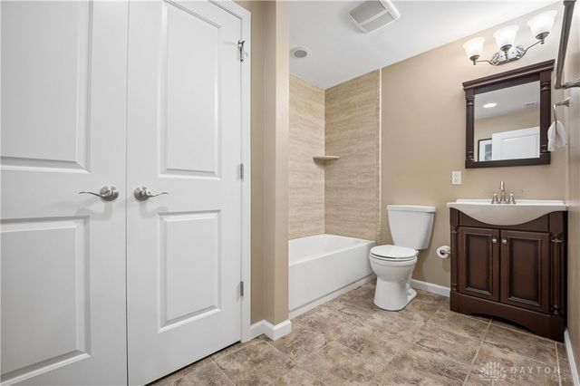 9756 Crooked Creek Drive, Centerville, OH 45458