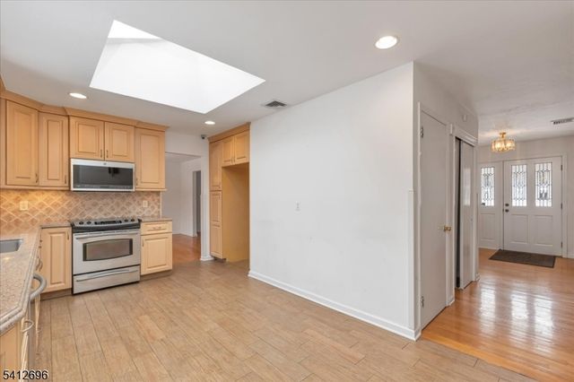 1995 Winding Brook Way, Scotch Plains Twp., NJ 07076