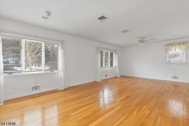 1995 Winding Brook Way, Scotch Plains Twp., NJ 07076