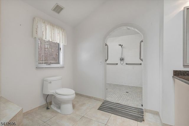 1995 Winding Brook Way, Scotch Plains Twp., NJ 07076