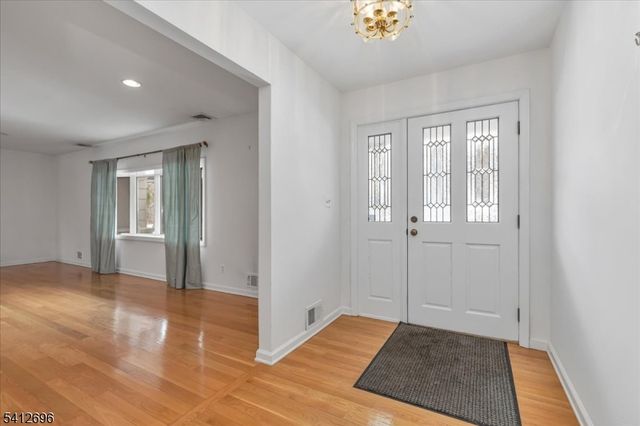 1995 Winding Brook Way, Scotch Plains Twp., NJ 07076