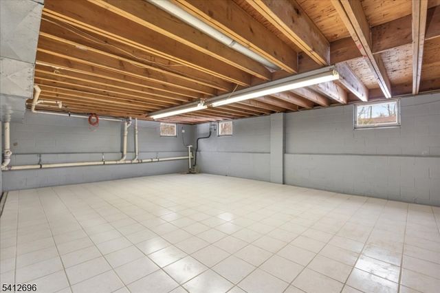 1995 Winding Brook Way, Scotch Plains Twp., NJ 07076