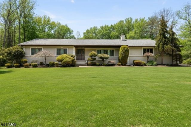 1995 Winding Brook Way, Scotch Plains Twp., NJ 07076