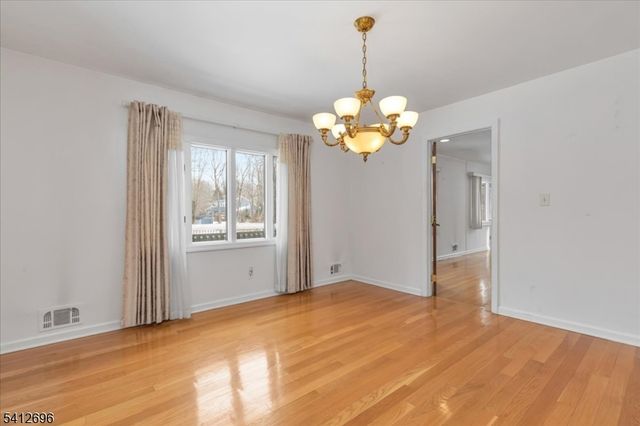 1995 Winding Brook Way, Scotch Plains Twp., NJ 07076