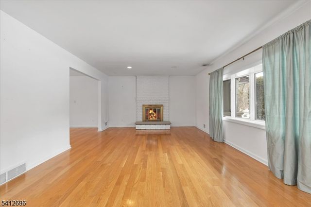 1995 Winding Brook Way, Scotch Plains Twp., NJ 07076