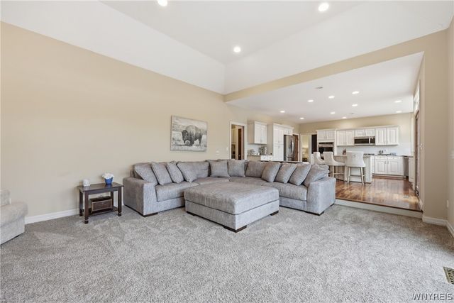158 Covent Garden Lane, Amherst, NY 14221