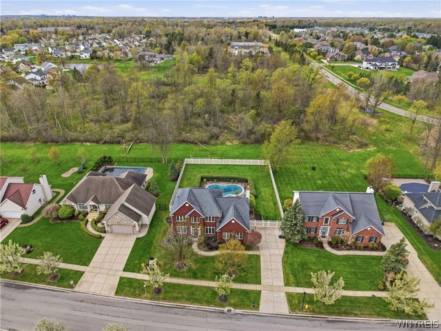 158 Covent Garden Lane, Amherst, NY 14221