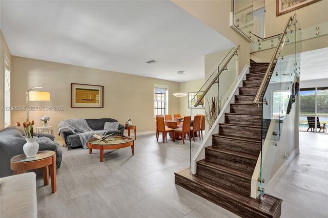 4281 Laurel Ridge Cir, Weston, FL 33331