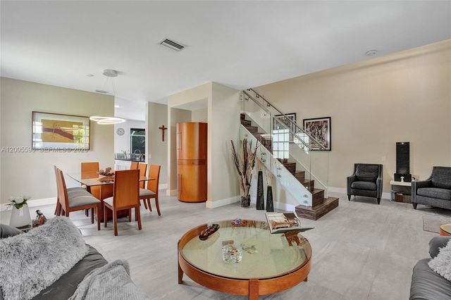 4281 Laurel Ridge Cir, Weston, FL 33331