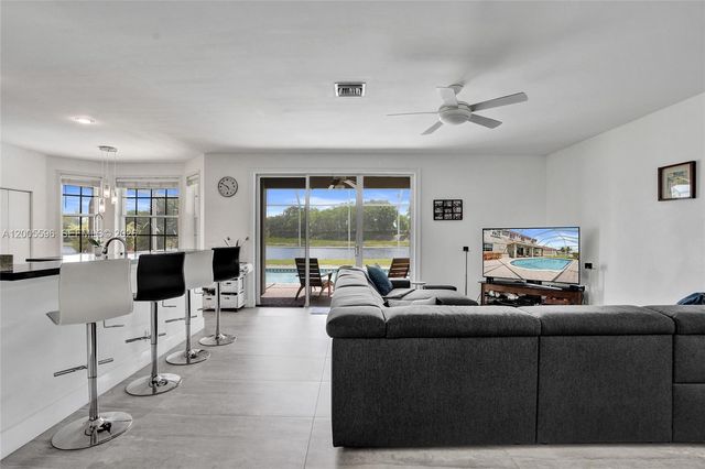 4281 Laurel Ridge Cir, Weston, FL 33331