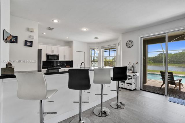 4281 Laurel Ridge Cir, Weston, FL 33331