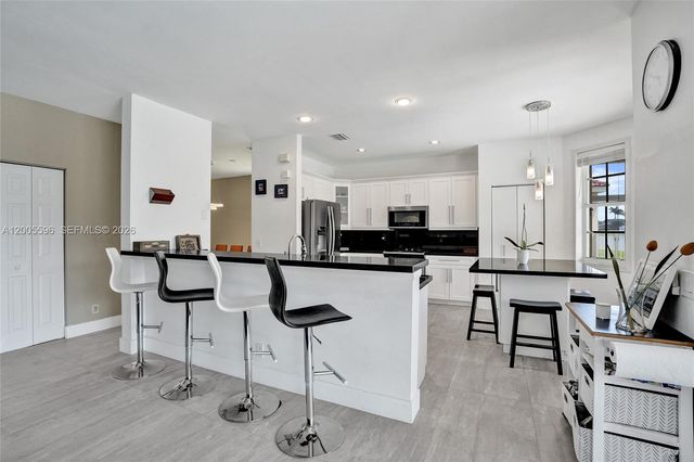 4281 Laurel Ridge Cir, Weston, FL 33331