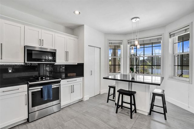 4281 Laurel Ridge Cir, Weston, FL 33331