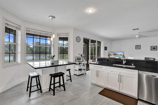 4281 Laurel Ridge Cir, Weston, FL 33331