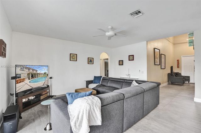 4281 Laurel Ridge Cir, Weston, FL 33331